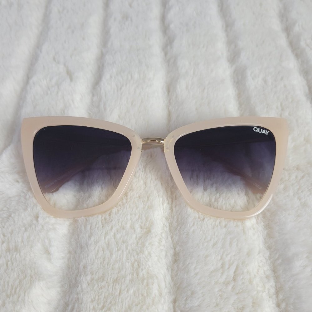 QUAY // ltd ed JLo collab creamy nude frame black/blue fade cateye full or mini - Picture 2 of 16
